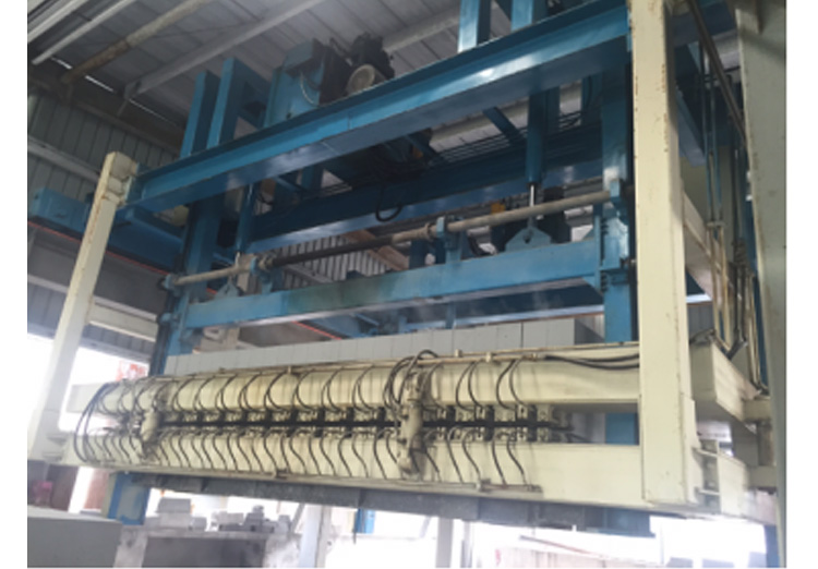 加氣線掰板機(jī) 加氣線掰板機(jī)